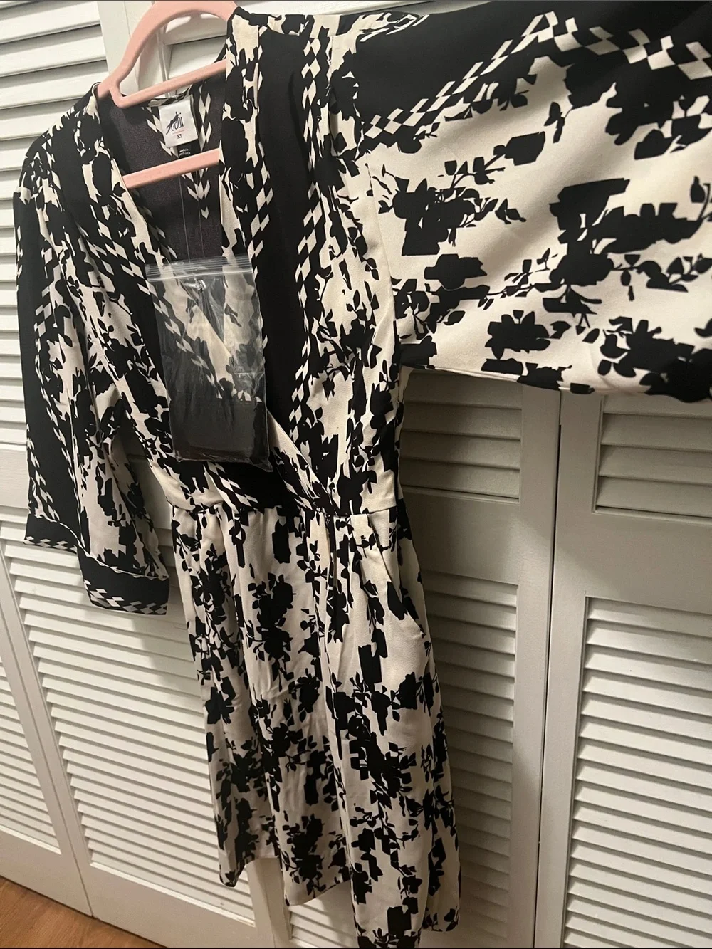 #1984**CAbi Black and White Abstract Floral Romper - Picture 5 of 13
